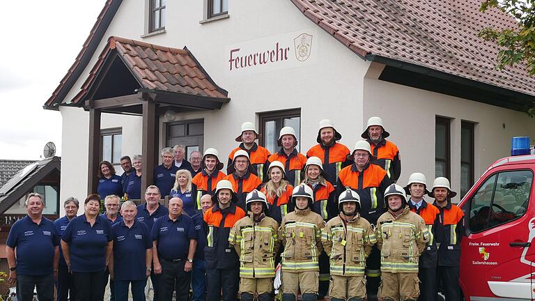 Die Mitglieder der Feuerwehr Sailershausen, die heuer ihr Jubiläum feiert. Die Mitglieder der Feuerwehr Sailershausen, die heuer ihr Jubiläum feiert.