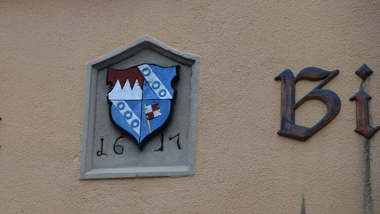 An der Stirnseite des Brauereigasthofs in Werneck prangt noch die Jahreszahl 1617, als es hier bereits eine 'Schenkstatt' gab. An der Stirnseite des Brauereigasthofs in Werneck prangt noch die Jahreszahl 1617, als es hier bereits eine 'Schenkstatt' gab.