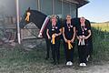 Erfolgreich bei der Regionalmeisterschaft im Voltigieren in Dinkelsbühl-Lohe. Im Bild das Pferd KCM C.Beaudine, Trainerin Martina Pfister, Einzel Senior Jasmin Pfister, Einzel Junior Madlen Schlott.