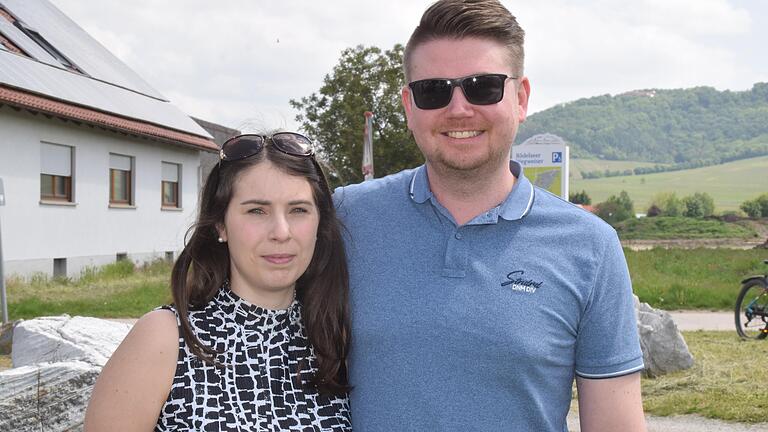 Sandra Tögel und Florian Elz freuen sich auf den Schwanbergblick. Sandra Tögel und Florian Elz freuen sich auf den Schwanbergblick.