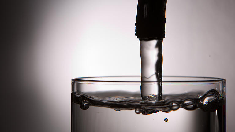 Trinkwasser wird nicht mehr gechlort - Wenn das Wasser komisch schmeckt: Letzte Woche wurde das Trinkwasser in Heuchelhof und Rottenbauer gechlort. Trinkwasser wird nicht mehr gechlort - Wenn das Wasser komisch schmeckt: Letzte Woche wurde das Trinkwasser in Heuchelhof und Rottenbauer gechlort.
