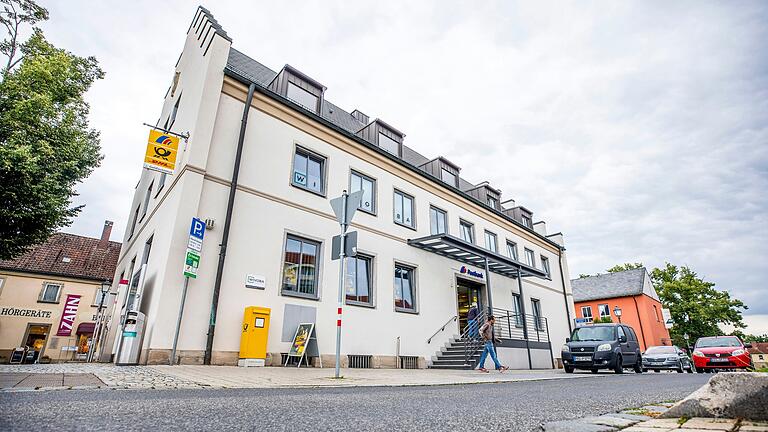 Die Filiale der Postbank in der Bahnhofstraße in Haßfurt wird es nicht mehr allzu lange geben. Bis zum Jahresende 2025 soll sie geschlossen werden.