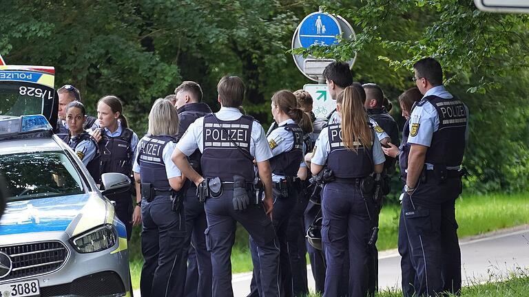 Amokalarm in Albstadt-Lautlingen       -  In Albstadt hat die Polizei drei Tote und zwei Schwerverletzte gefunden.