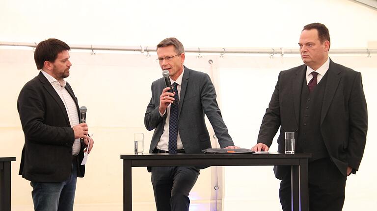 Bei einer kleinen Podiumsdiskussion befragte Moderator Sven Schröter (links) auch Oberbürgermeister Sebastian Remelé (Mitte) und SWG-Chef Alexander Förster über das Neubauprojekt der SWG in Bellevue.