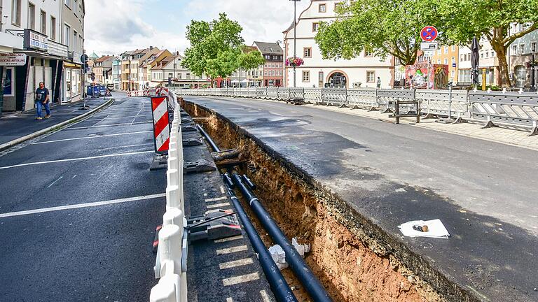 In der Bauerngasse in der Schweinfurter Innenstadt haben die Stadtwerke im vergangenen Jahr neue Fernwärmeleitungen verlegt. In der Bauerngasse in der Schweinfurter Innenstadt haben die Stadtwerke im vergangenen Jahr neue Fernwärmeleitungen verlegt.