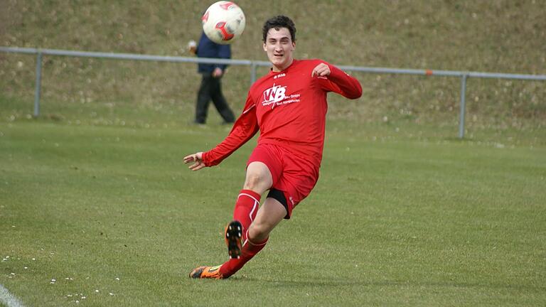 Christian Köttler (Archivbild aus dem Jahr 2013) ist der dienstälteste Spieler im Kader des TSV Aubstadt. Christian Köttler (Archivbild aus dem Jahr 2013) ist der dienstälteste Spieler im Kader des TSV Aubstadt.