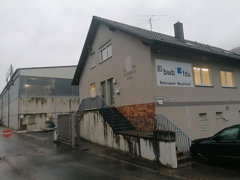 Schlechte Nachrichten kurz vor Weihnachten: Im zum Brinkhege-Konzern gehörenden Betonwerk in Neuendorf soll ein Großteil der Büromitarbeiter entlassen werden. Schlechte Nachrichten kurz vor Weihnachten: Im zum Brinkhege-Konzern gehörenden Betonwerk in Neuendorf soll ein Großteil der Büromitarbeiter entlassen werden.