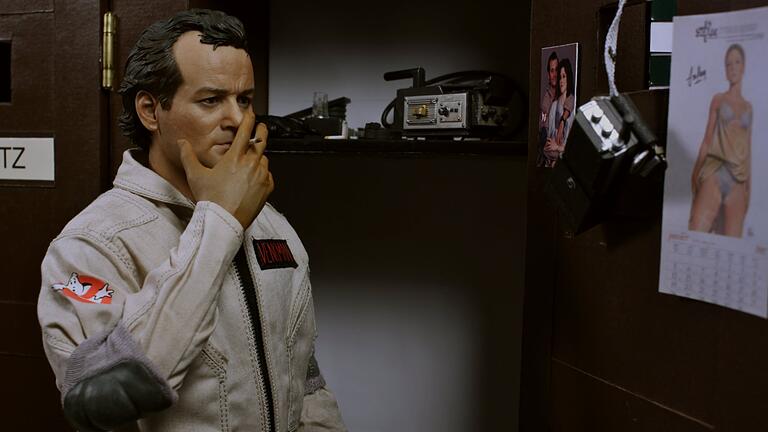 Mister Cool, im Original wie in Stop-Motion: Die Actionfigur von Bill Murray alias Geisterjäger Peter Venkman.