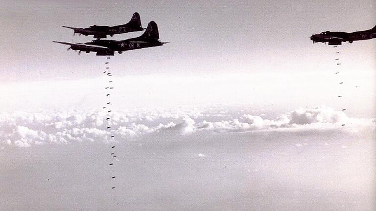 Der Luftangriff auf Schweinfurt am 14. Oktober 1943 ging als 'Black Thursday' und größte Luftniederlage der United States Air Force in die Geschichte des Zweiten Weltkriegs ein.