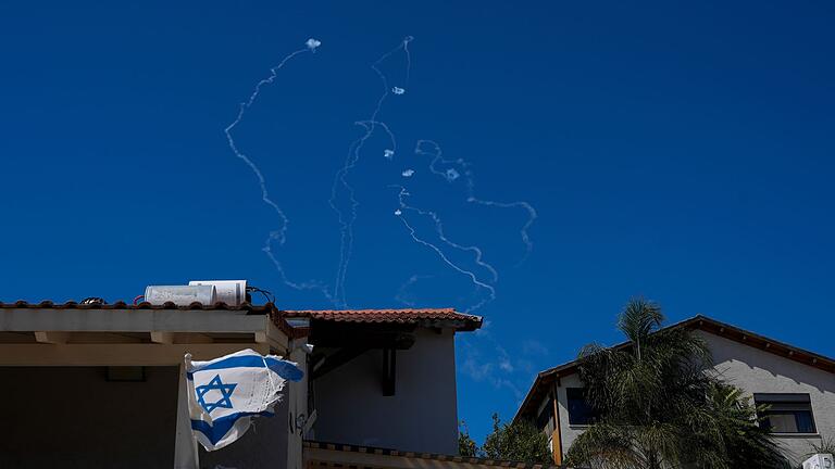 Nahostkonflikt - Safed       -  Im Norden Israels wurden vier Menschen durch Raketensplitter leicht verletzt. (Archivbild)