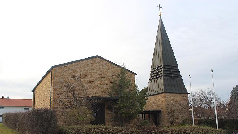 Der katholischen Filialkirche Maria Hilf in Rüdenhausen mangelt es an Unterstützer. Es droht sogar die Schließung. Der katholischen Filialkirche Maria Hilf in Rüdenhausen mangelt es an Unterstützer. Es droht sogar die Schließung.