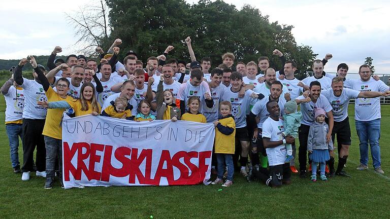 Für die SG FC Gerolzhofen II/DJK Michelau und ihre kleinen und großen Fans geht es künftig eine Liga höher weiter.