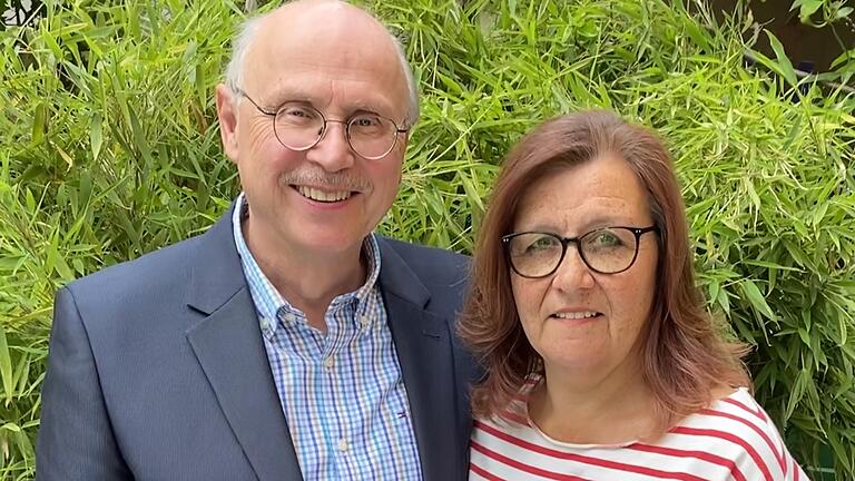 Liane Schenkel lernte ihren Mann Gerhard 1983 kennen - ein Jahr, bevor er zum Bürgermeister in Sulzfeld gewählt wurde. Liane Schenkel lernte ihren Mann Gerhard 1983 kennen - ein Jahr, bevor er zum Bürgermeister in Sulzfeld gewählt wurde.