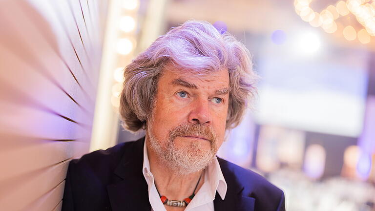 Reinhold Messner für sein Lebenswerk ausgezeichnet.jpeg       -  Reinhold Messner suchte stets das Abenteuer am Berg. Er sagt über die moderne Form des Alpinismus: 'Diese Menschen haben keine Ahnung von den Leistungen der wahren Alpinisten'.