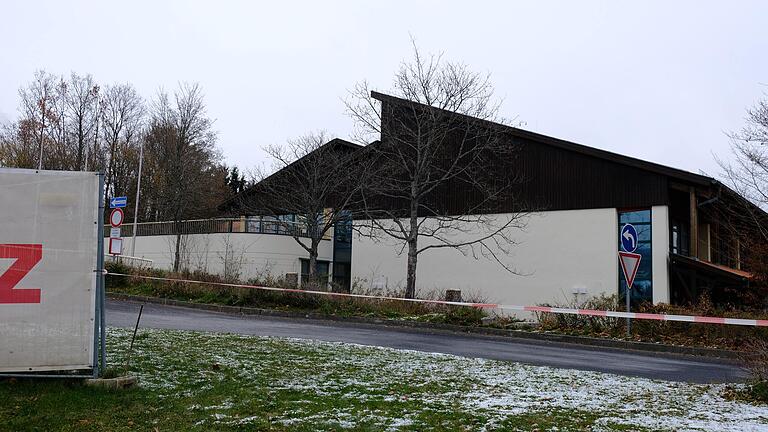 Hier will die Freie Naturschule Rhön einziehen: In die durch den Umzug der Montessorischule Rhön-Saale freigewordenen Räume der Grundschule Sandberg.