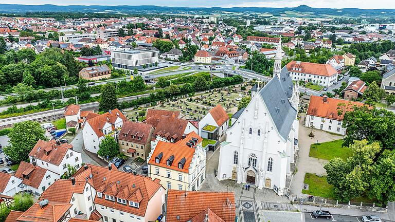 Der Trauergottesdienst für den Altlandrat findet in der Ritterkapelle statt.