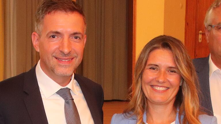 Zufrieden: Der CSU-Kreisvorsitzende Thorsten Schwab und Landratskandidatin Sabine Sitter.