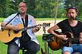 Jörg Thamm und Thomas Väth ließen auf der Liegewiese vor dem Beachvolleyballfeld die Gitarren erklingen.