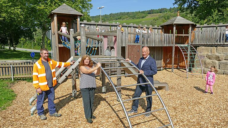 Sich einmal wie Ritter ohne Furcht und Tadel fühlen – das kann man auf dem runderneuerten Abenteuerspielplatz im Laudaer Ramstal. Neu sind unter anderem ein Sandlabor und ein Spielhaus für Unter-3-Jährige.