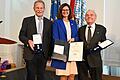 Ein Orden für Verdienste um die Werte der Bayerischen Verfassung (von links): Der Grünen-MdL Paul Knoblach, Landtagspräsidentin Ilse Aigner (CSU) und der Schweinfurter Hans Jürgen Dörnhöfer.