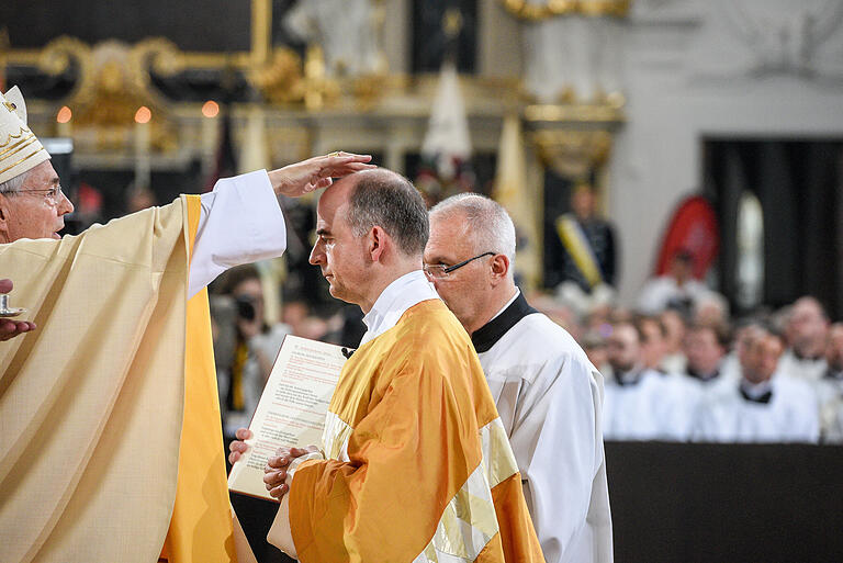 Franz Jung bei seiner Bischofsweihe im Würzburger Dom 2018.