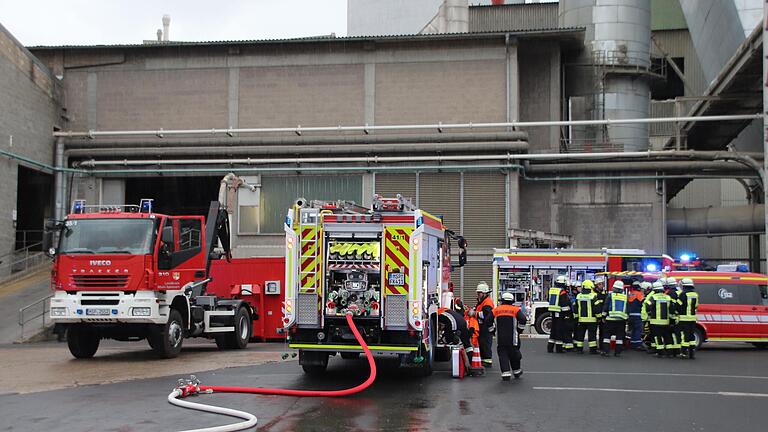 Im Keller des Zementwerks der Firma Schwenk ist am Montagnachmittag ein Feuer ausgebrochen.