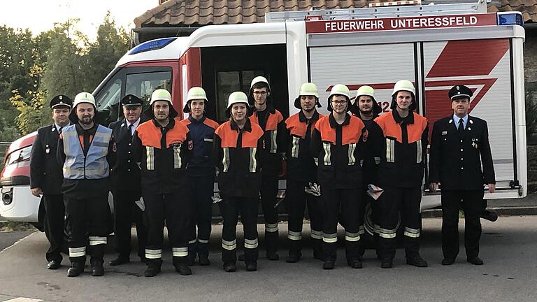Auf dem Bild von links: (hinten) KBI Michael Weber, (Schiedsrichter) Herbert Büttner, Robin Stahl, Lukas Stahl, Daniel Böhm, Philipp Hönig.&nbsp; Vorne von links: Jonas Bader, Ferdinand Müller, Eileen Böhm, Moritz Menzel, Felix Menzel und (Schiedsrichter) Thomas Ganz.