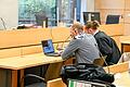 Urteil verworfen: Ein Prozess gegen die Betreiber der Würzburger Cannameleon-Shops muss wiederholt werden. Im Bild der Cannameleon-Chef mit Rechtsanwalt Norman Jacob am Landgericht Würzburg (Archivbild).
