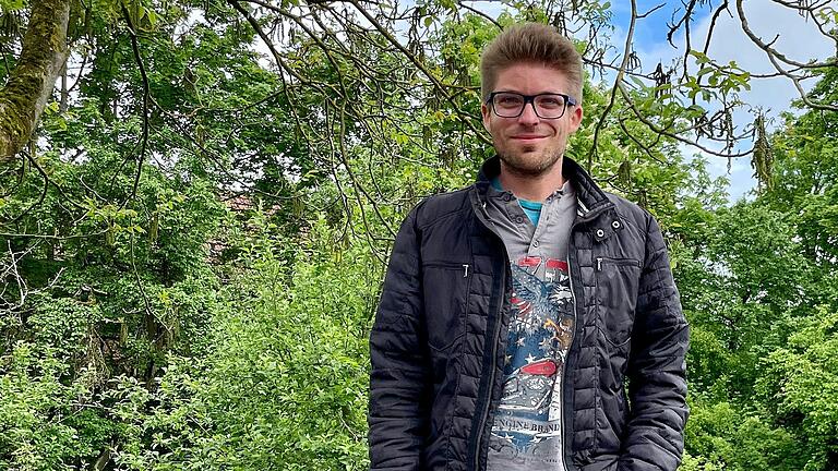 Jan ist gerne in der Natur unterwegs. Am liebsten hätte er dabei eine eigene Familie an seiner Seite. Jan ist gerne in der Natur unterwegs. Am liebsten hätte er dabei eine eigene Familie an seiner Seite.