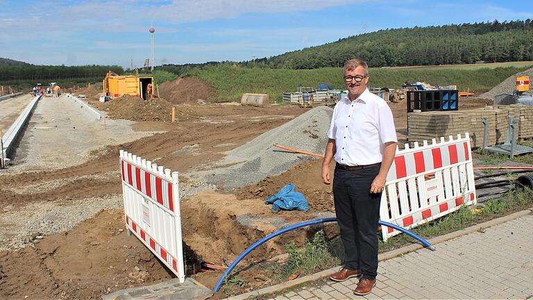 Das künftige Baugebiet Langäcker in Geiselwind hat 33 Plätze und wird derzeit erschlossen. Das künftige Baugebiet Langäcker in Geiselwind hat 33 Plätze und wird derzeit erschlossen.