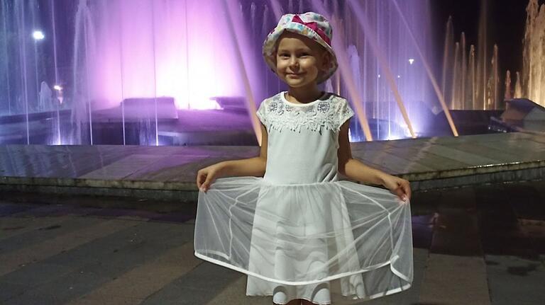 Die vierjährige Siyana braucht dringend Hilfe, damit ihr Krebs besiegt werden kann. Die vierjährige Siyana braucht dringend Hilfe, damit ihr Krebs besiegt werden kann.