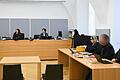 Ein früherer leitender Mitarbeiter des Rhön-Klinikum Campus muss sich wegen mutmaßlicher sexueller Übergriffe auf Azubis vor dem Amtsgericht Bad Neustadt verantworten. Seine Verteidiger fordern, dass er freigesprochen wird.
