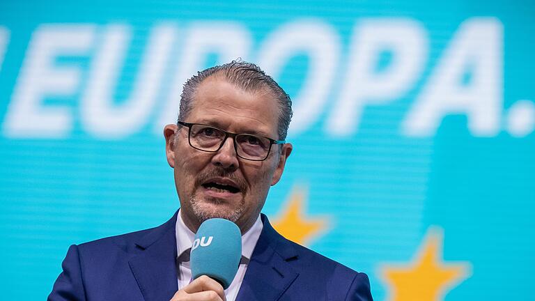 Arbeitgeberpräsident       -  Arbeitgeberpräsident Dulger sieht einen Mangel bei Kinderbetreuung und Wohnraum als wichtige ausländische Fachkräfte in Deutschland. (Archivbild)