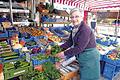 Frankfurter Grüne Soße: Die Kräuter dafür gibt es abgepackt und mit Rezept auf dem Würzburger Markt, immer dienstags und freitags frisch geliefert von einer Gärtnerei der Region. Unser Tipp: Vorbestellen.