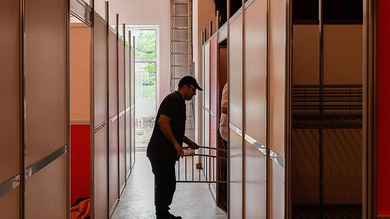 In diesen Tagen wird die neue Flüchtlingsnotunterkunft im Gewerbegebiet Fahrental eingerichtet. Etwa ab 15. Oktober könnten dort Geflüchtete untergebracht werden.&nbsp;&nbsp;