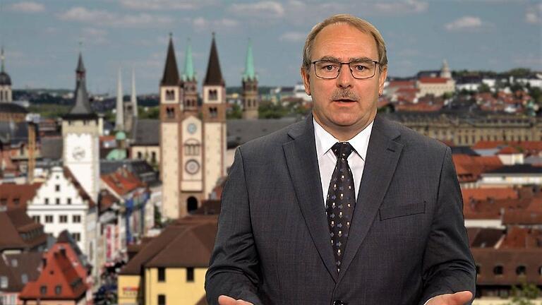 Sven Kunkel, Finanzdirektor der Diözese Würzburg, erläutert in einem Video der Fernsehredaktion des Bistums Würzburg die finanzielle Lage und die Aufgabe des Diözesansteuerausschusses. Sven Kunkel, Finanzdirektor der Diözese Würzburg, erläutert in einem Video der Fernsehredaktion des Bistums Würzburg die finanzielle Lage und die Aufgabe des Diözesansteuerausschusses.
