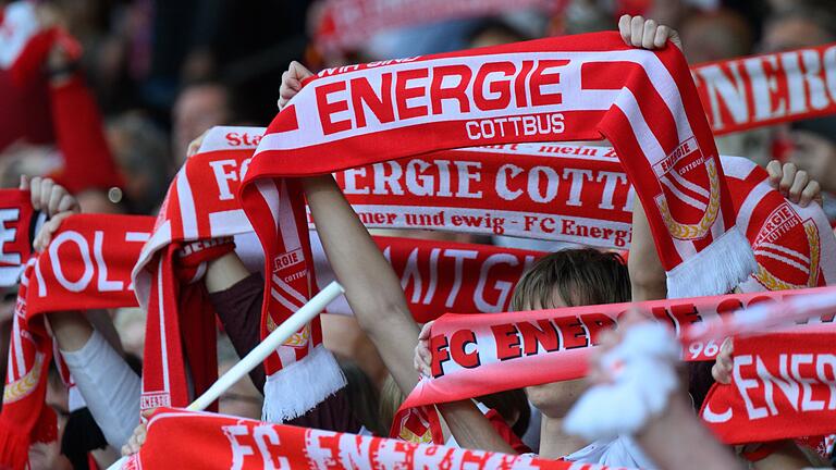 FC Energie Cottbus       -  Energie Cottbus ist im Landespokal eine Runde weiter.
