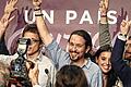 General elections       -  Freude über das Wahlergebnis: Aus dem Stand erreichte die Partei Podemos mit ihrem Vorsitzenden Pablo Iglesias (Mitte) bei den Parlamentswahlen in Spanien knapp 21 Prozent der Stimmen.