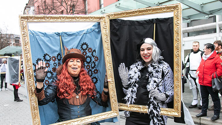 Impressionen vom Würzburger Faschingszug am Sonntag (23.02.20) in der Innenstadt von Würzburg. Im Bild: Zuggruppe 94
