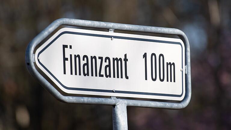 Finanzamt       -  In den Finanzämtern von Berlin und Hamburg geht die Bearbeitung der Steuererklärung am schnellsten.