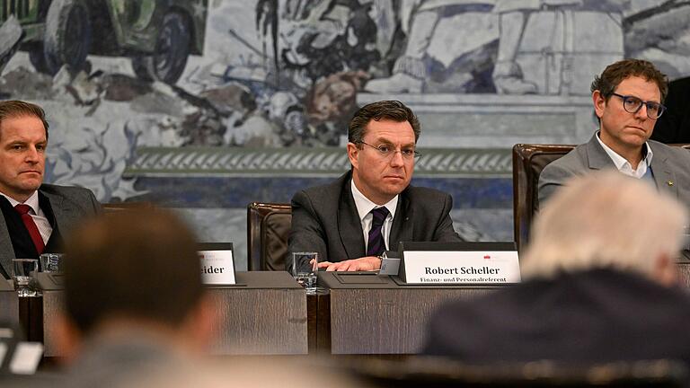 Ein Compliance-Gutachten entlastet Würzburgs Kämmerer Robert Scheller. Juristisch ist es erlaubt, dass er sowohl privat als auch dienstlich im Immobiliengeschäft tätig ist. Im Stadtrat wurde aber auch die moralische Frage gestellt. Ein Compliance-Gutachten entlastet Würzburgs Kämmerer Robert Scheller. Juristisch ist es erlaubt, dass er sowohl privat als auch dienstlich im Immobiliengeschäft tätig ist. Im Stadtrat wurde aber auch die moralische Frage gestellt. 