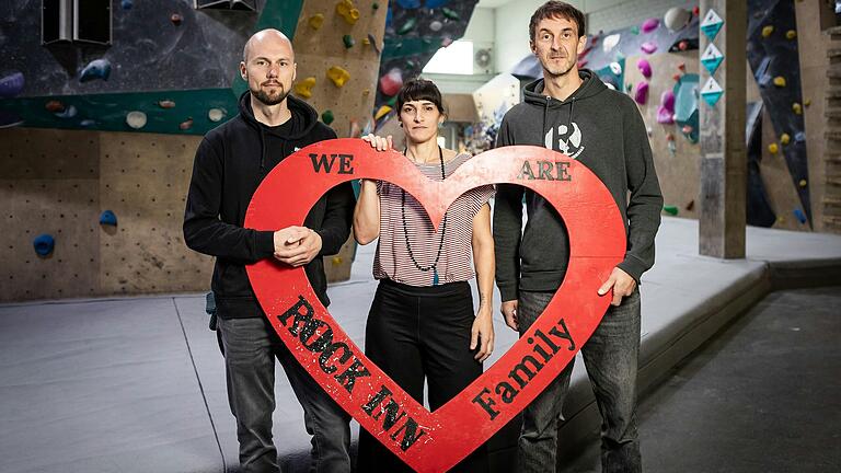 Die Betreiber der Boulderhalle (von links)&nbsp; Andreas Schmitt, Agustina Falibene und Thomas Meyer fühlen sich weiterhin unter Druck gesetzt.&nbsp;&nbsp;