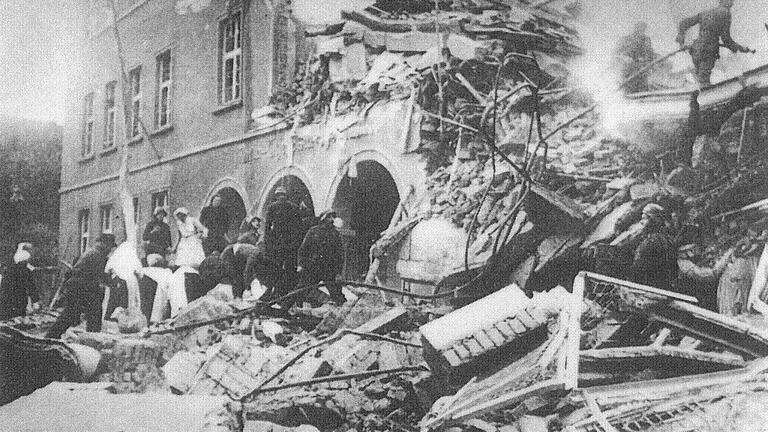 Das Theresienheim wurde ebenfalls schwer getroffen. Das Theresienheim wurde ebenfalls schwer getroffen.