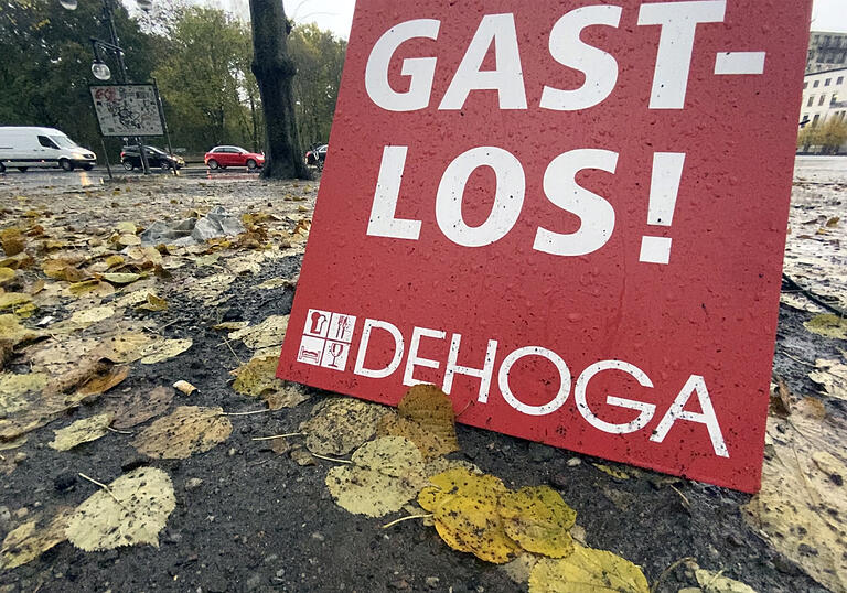 Protest in Berlin. Aber auch in Unterfranken beklagt der Hotel- und Gaststättenverband mangelnde Effizienz bei den Hilfeprogrammen für die Gastronomie. Protest in Berlin. Aber auch in Unterfranken beklagt der Hotel- und Gaststättenverband mangelnde Effizienz bei den Hilfeprogrammen für die Gastronomie.