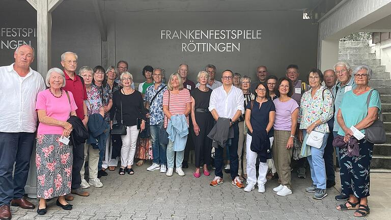 Teilnehmer des Arbeitskreises auf Burg Rothenfels bei den Frankenfestspielen.