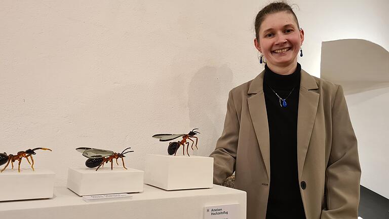 Johanna Barth mit ihrem wunderschönen 'Ameisen-Hochzeitsflug'. Johanna Barth mit ihrem wunderschönen 'Ameisen-Hochzeitsflug'.
