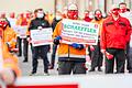 Wenn ein Unternehmen Arbeitsplätze streicht, führt das regelmäßig zu Protest, wie hier im Februar 2021 in Eltmann (Lkr. Haßberge) am Werksgelände von Schaeffler. Bleibt die Frage: Wie passen Stellenabbau und Fachkräftemangel zusammen?&nbsp;