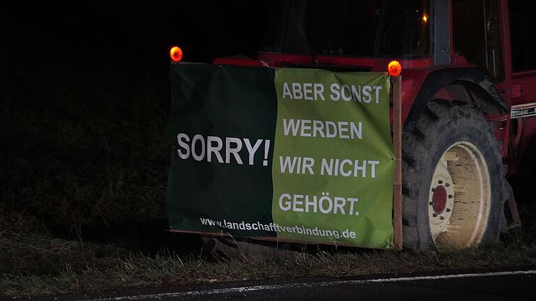 Auch in Rentweinsdorf beteiligten sich die Bauern an einer Protestaktion. Auch in Rentweinsdorf beteiligten sich die Bauern an einer Protestaktion.