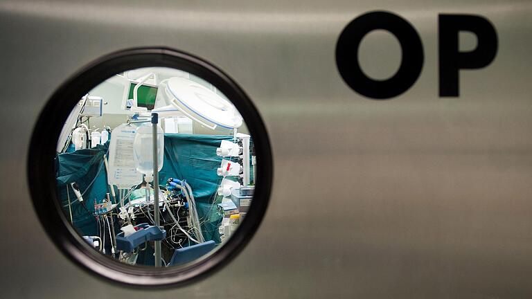 Am Haßfurter Krankenhaus soll ein neuer OP-Trakt (hier ein Symbolbild) für mehr als 25 Millionen Euro entstehen. Am Haßfurter Krankenhaus soll ein neuer OP-Trakt (hier ein Symbolbild) für mehr als 25 Millionen Euro entstehen. 