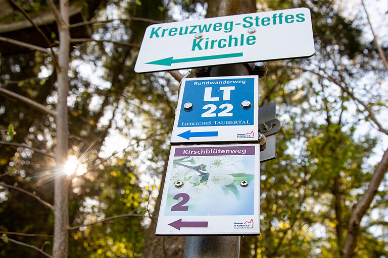 Die Kirschblütenwanderung ist gut Ausgeschildert. Die Kirschblütenwanderung ist gut Ausgeschildert.